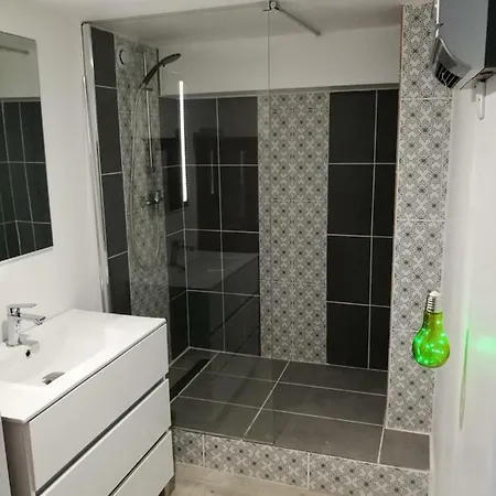 Maison Au Calme Climatisee Avec De Mai A Fin Septembre *