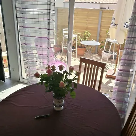 Prázdninový dům Maison Au Calme Climatisee Avec De Mai A Fin Septembre Royan